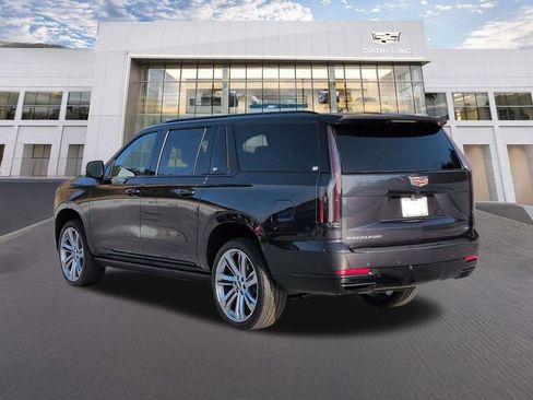 Certified 2026 Cadillac Escalade ESV Platinum Sport AWD/4WD image 9