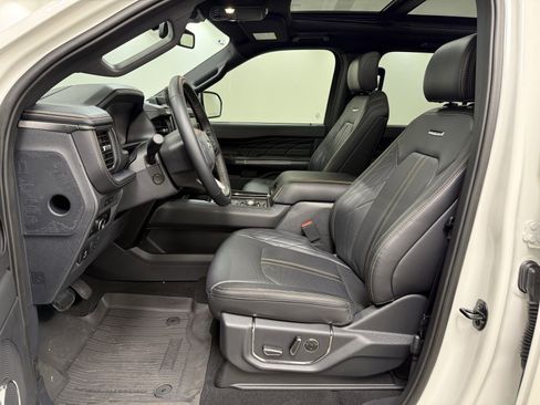 Used 2024 Ford Expedition Max Platinum image 16