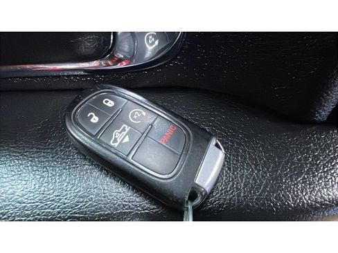 Used 2013 RAM 1500 Laramie w/ Convenience Group AWD/4WD image 19