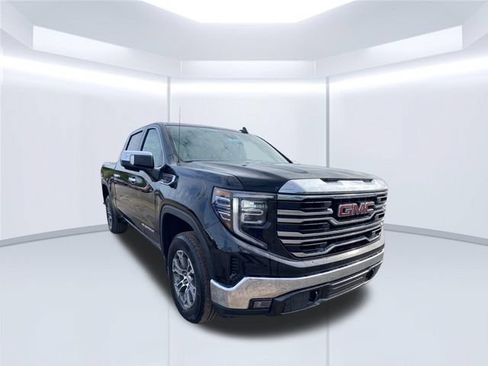 Used 2025 GMC Sierra 1500 SLT AWD/4WD image 2