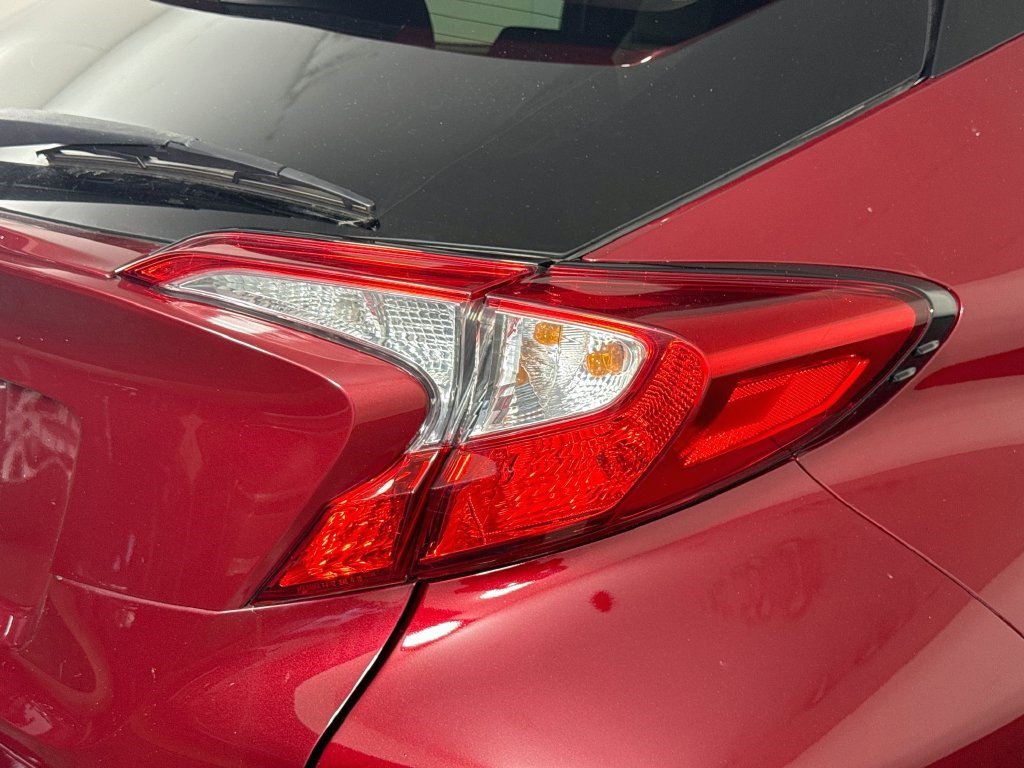 Used 2018 Toyota C-HR XLE FWD image 33