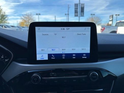 Used 2020 Ford Escape SE image 16