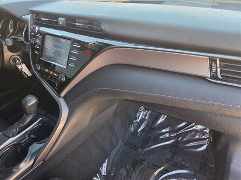 Used 2019 Toyota Camry SE image 20