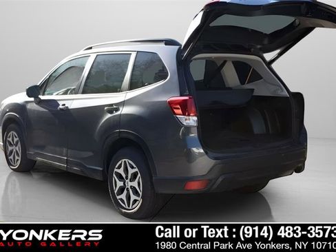 Used 2021 Subaru Forester Premium image 4