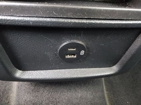 Used 2021 Ford Edge SEL image 30