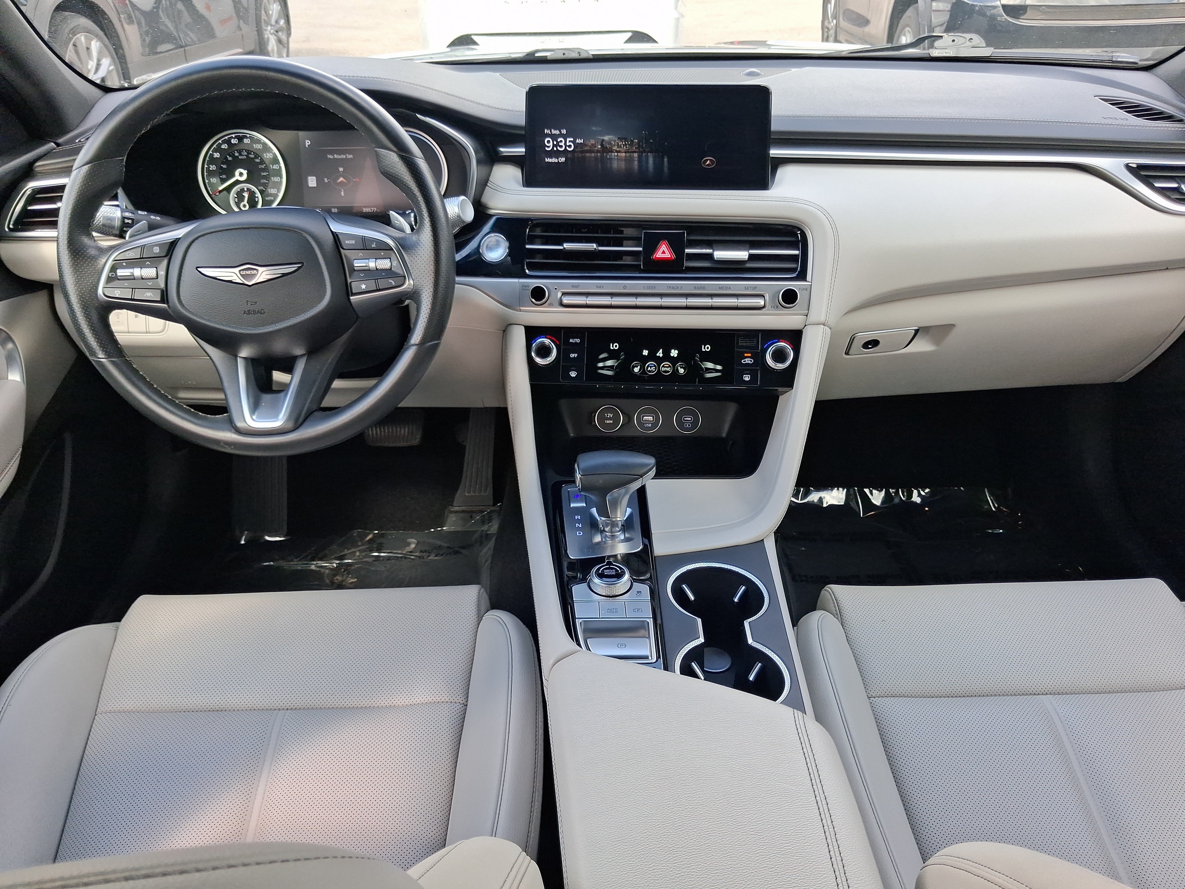 Used 2025 Genesis G70 2.5T RWD image 8