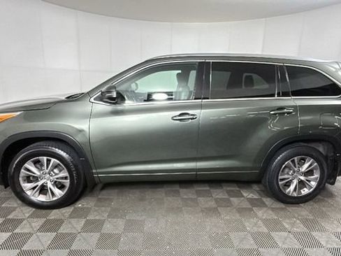 Used 2015 Toyota Highlander XLE AWD/4WD image 6