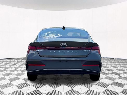 New 2026 Hyundai Elantra SE image 9