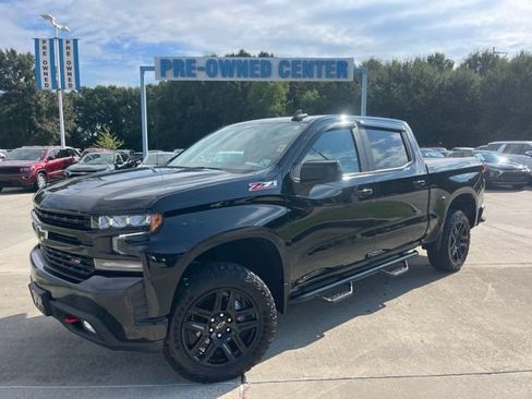 Used 2021 Chevrolet Silverado 1500 LT Trail Boss w/ Convenience Package II AWD/4WD image 2
