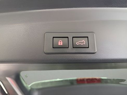 Used 2025 Subaru Ascent Premium image 37