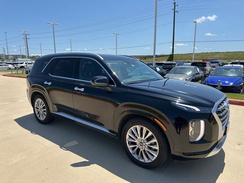 Used 2020 Hyundai Palisade Limited FWD image 3