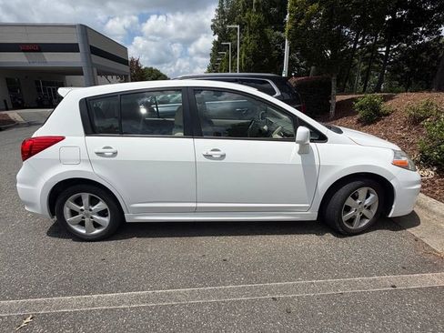 Used 2012 Nissan Versa Hatchback w/ SL Navigation Pkg FWD image 6
