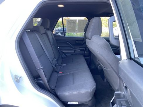 Used 2025 Toyota 4Runner SR5 AWD/4WD image 14