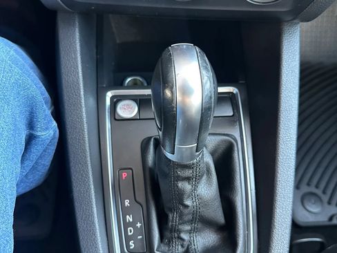 Used 2015 Volkswagen Jetta SE FWD image 15