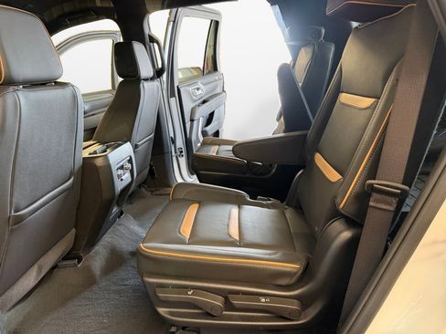 Used 2024 GMC Yukon AT4 w/ Technology Package image 15