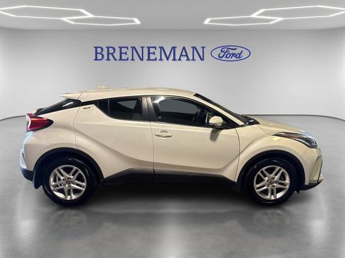 Used 2021 Toyota C-HR LE FWD image 4