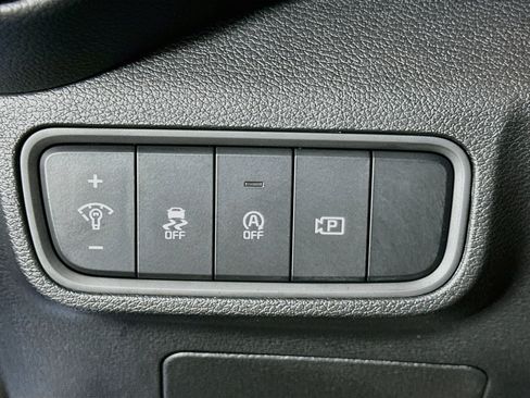 Used 2025 Kia Soul S FWD image 17