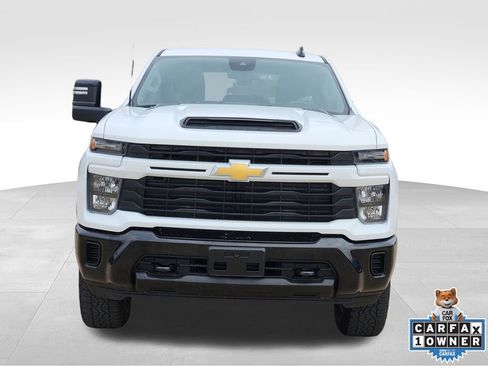 Used 2025 Chevrolet Silverado 2500 Custom image 2
