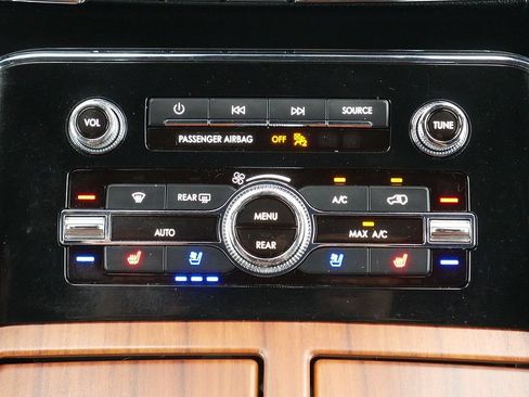 Used 2019 Lincoln Navigator Reserve AWD/4WD image 22