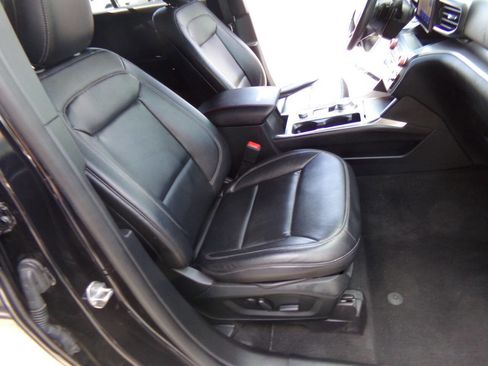 Used 2020 Ford Explorer XLT w/ Equipment Group 202A AWD/4WD image 45