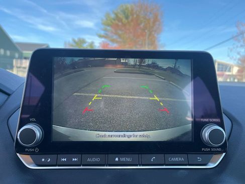 Used 2022 Nissan Sentra SV image 17