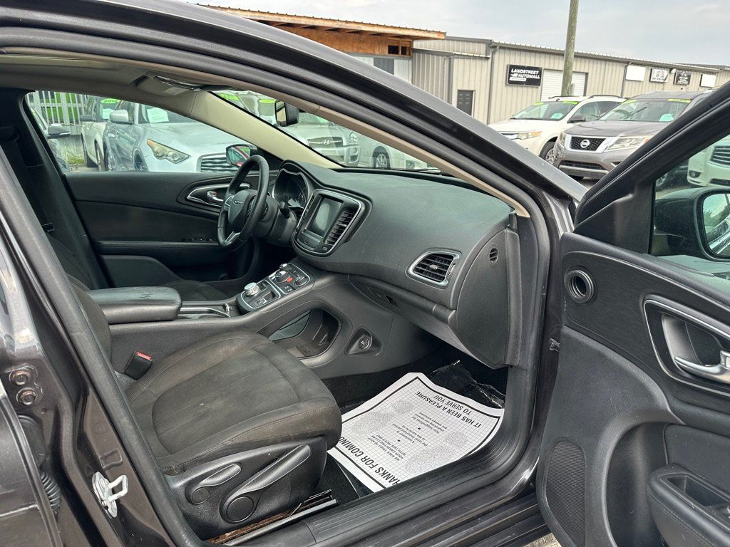 Used 2016 Chrysler 200 Limited FWD image 12