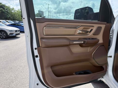 Used 2019 RAM 1500 Limited RWD image 8