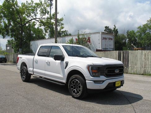 Used 2022 Ford F150 XLT w/ Equipment Group 302A High AWD/4WD image 4