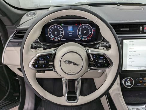 Used 2025 Jaguar F-PACE R-Dynamic S image 15