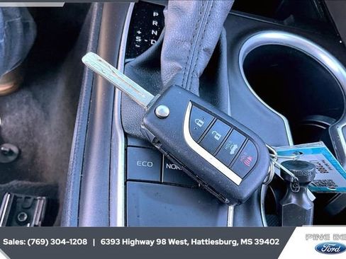 Used 2024 Toyota Camry LE image 9