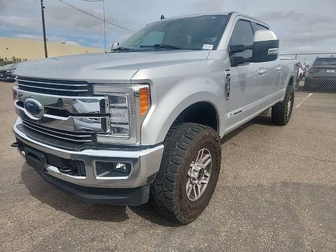 Used 2019 Ford F250 Lariat w/ Lariat Ultimate Package image 3