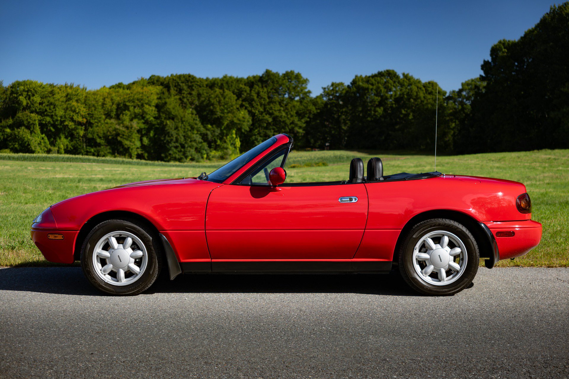 Used 1990 MAZDA MX-5 Miata RWD image 12