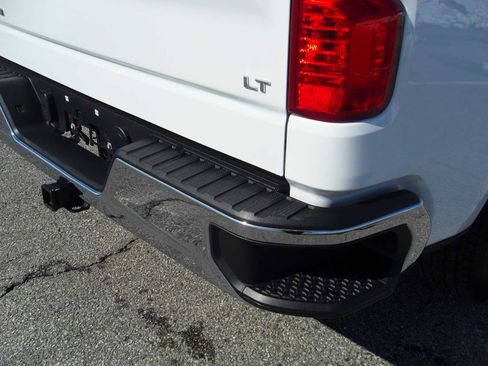 Used 2025 Chevrolet Silverado 1500 LT AWD/4WD image 11