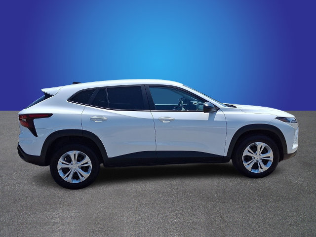 Used 2024 Chevrolet Trax LS FWD image 4