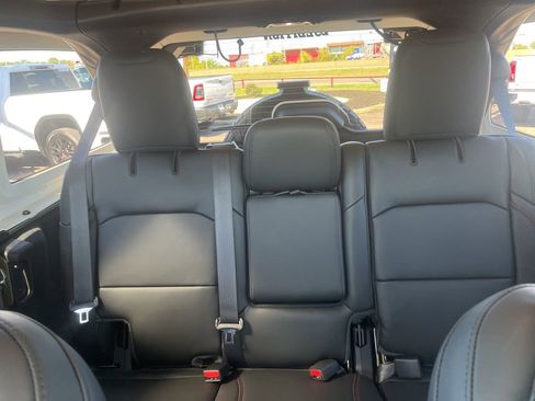 New 2026 Jeep Wrangler Unlimited Rubicon AWD/4WD image 27