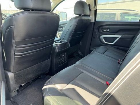 Used 2017 Nissan Titan PRO-4X w/ Pro-4x Convenience Package AWD/4WD image 5