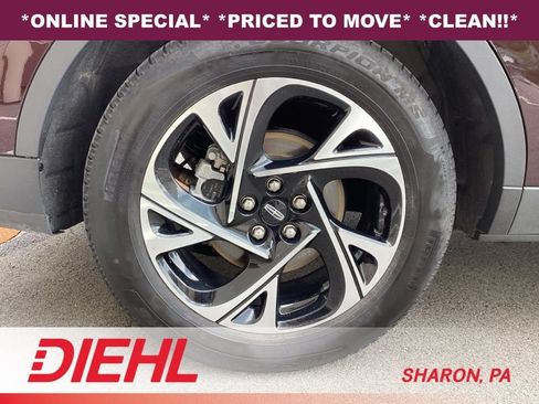 Used 2024 Lincoln Nautilus Premier w/ Jet Appearance Package AWD/4WD image 9