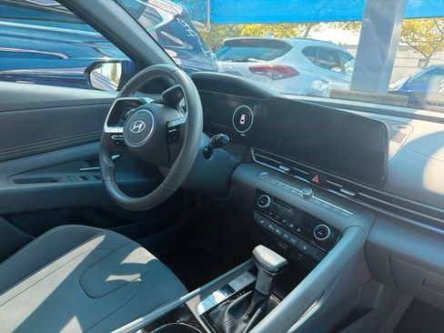 Used 2024 Hyundai Elantra SEL w/ Convenience Package FWD image 11
