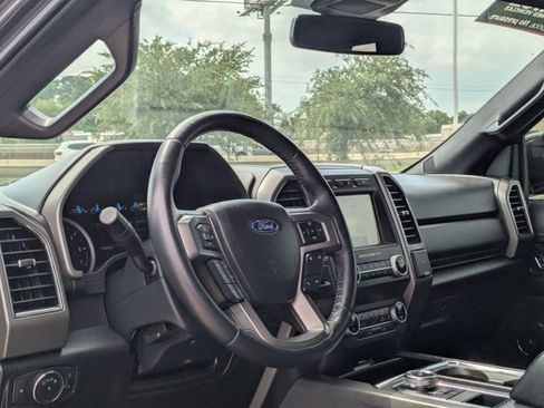 Used 2021 Ford Expedition XLT image 9