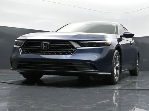 Used 2023 Honda Accord EX image 34