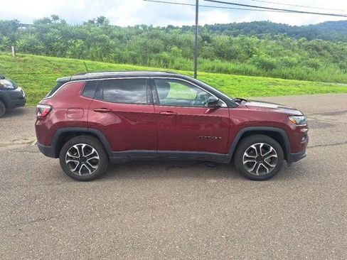 Certified 2022 Jeep Compass Limited image 3