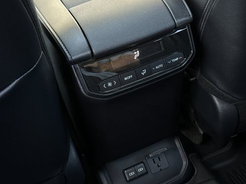 New 2026 Toyota Highlander Limited AWD/4WD image 14