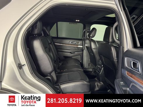 Used 2019 Ford Explorer Limited w/ Class III Trailer Tow Package FWD image 17