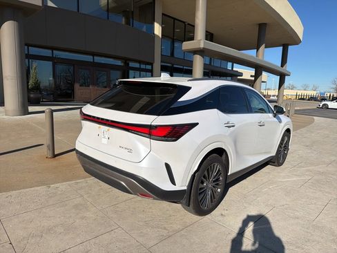 Used 2024 Lexus RX 350 image 3