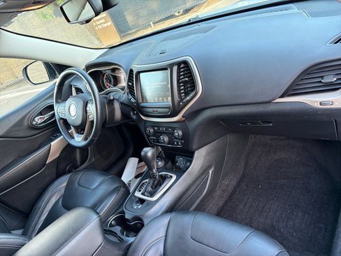 Used 2017 Jeep Cherokee Limited AWD/4WD image 34