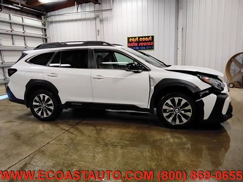 Used 2025 Subaru Outback Limited image 2