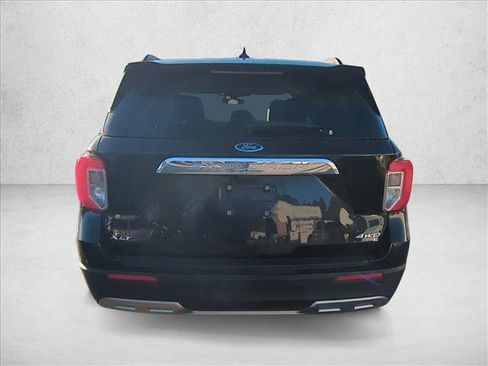 Used 2024 Ford Explorer XLT w/ Equipment Group 202A image 6