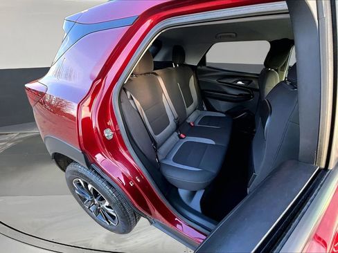Used 2022 Chevrolet TrailBlazer LT w/ Convenience Package FWD image 23