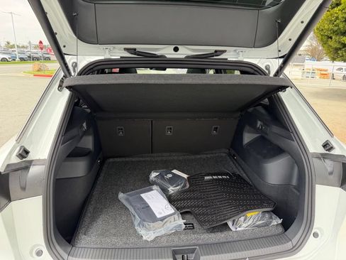 New 2026 Volkswagen Tiguan SEL R-Line AWD/4WD image 31
