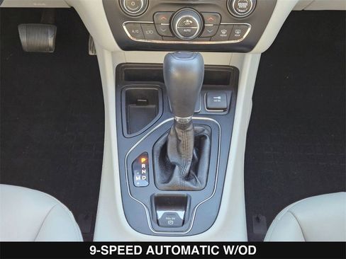 Used 2020 Jeep Cherokee Latitude Plus w/ Cold Weather Group image 21